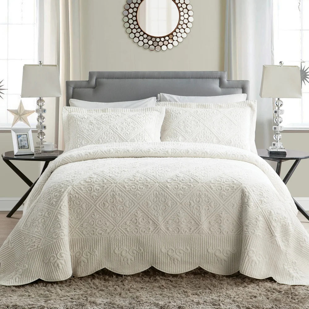 3 Piece Plush Queen Bedspread Set Hypoallergenic Microfiber
