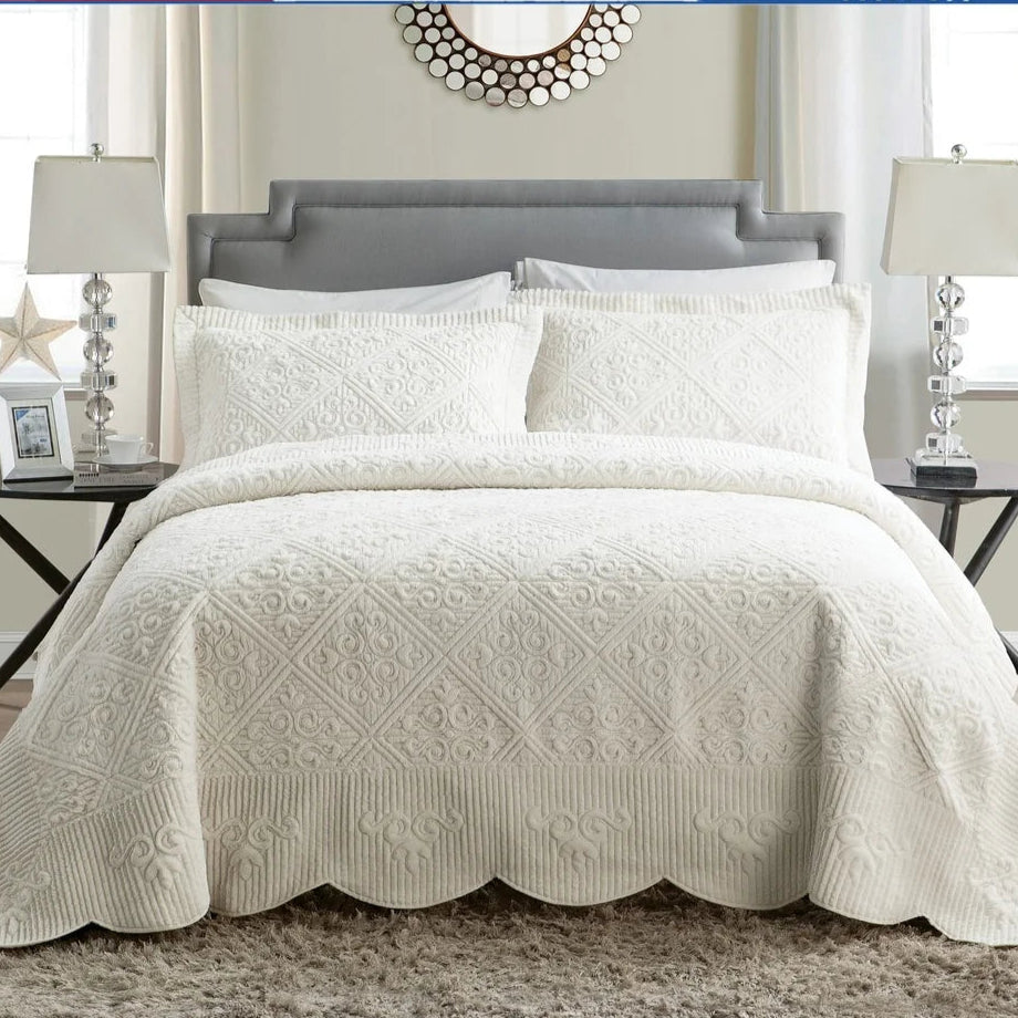 3 Piece Plush Queen Bedspread Set Hypoallergenic Microfiber