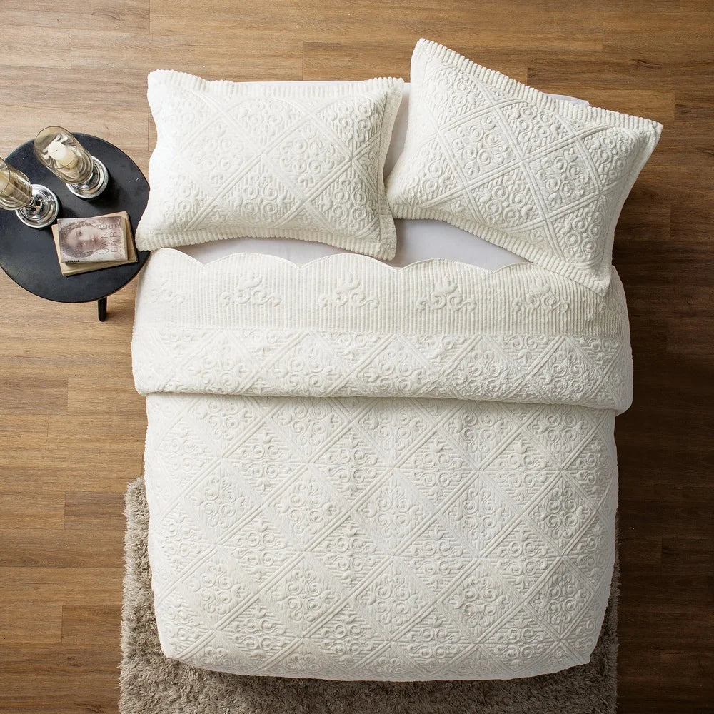3 Piece Plush Queen Bedspread Set Hypoallergenic Microfiber