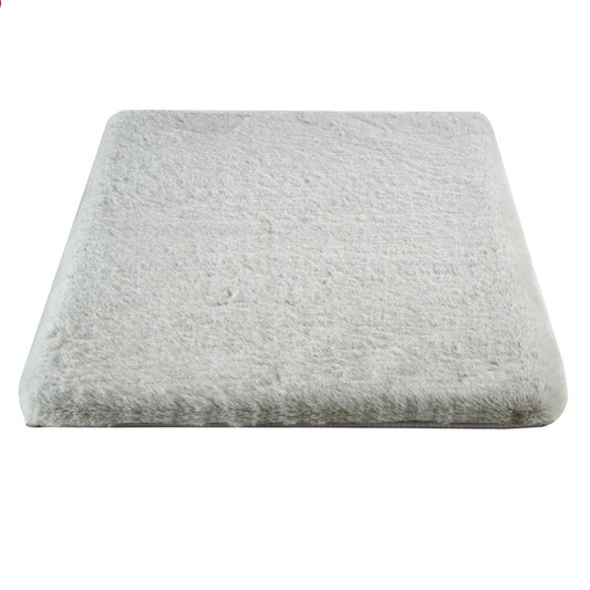 Soft Non-Slip Faux Fur Bath Mat for Ultimate Comfort
